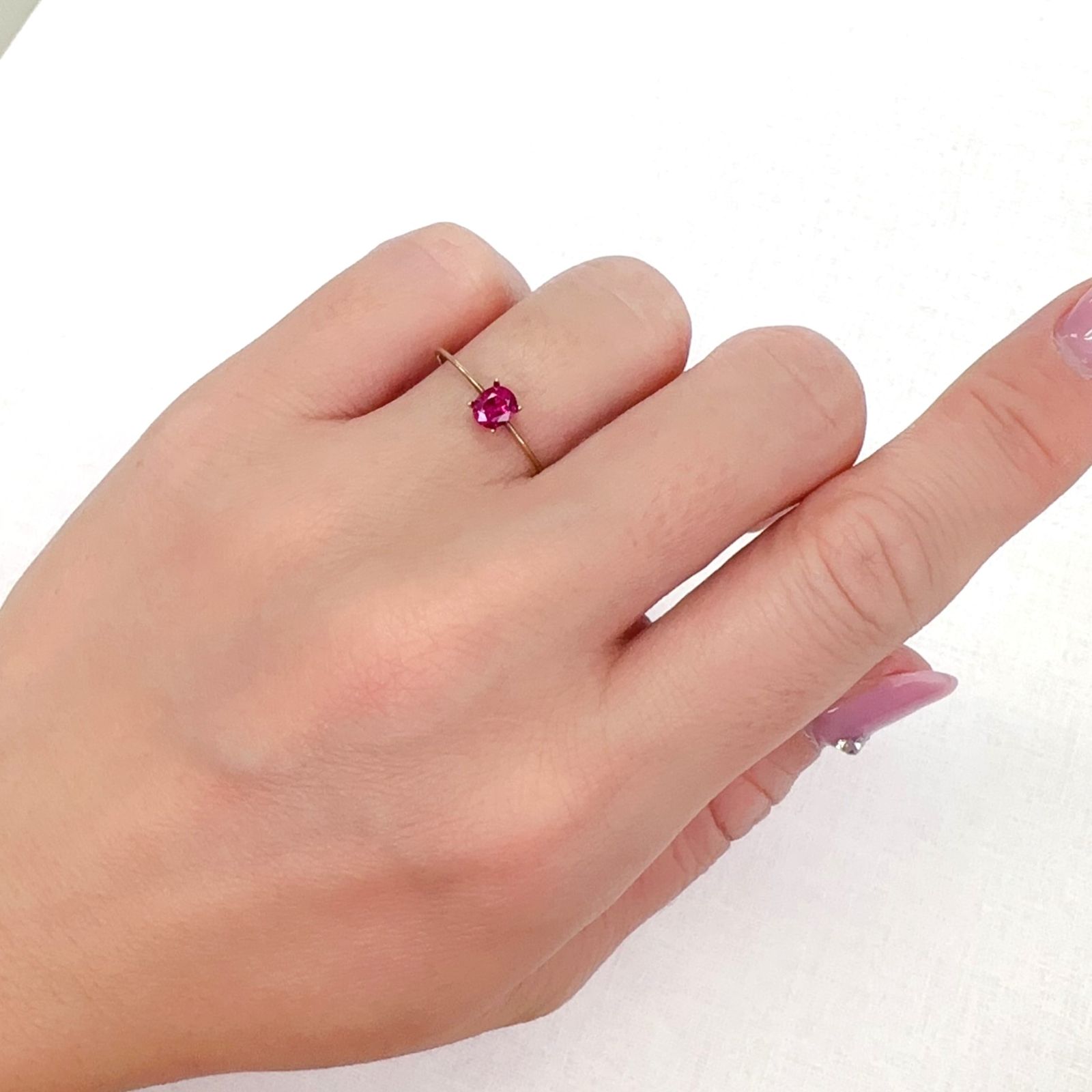 ルビー 非加熱(宝石名ルビー)モゴック産 0.390ct 鑑付(GIT)[231224458]4.57x3.8mm前後