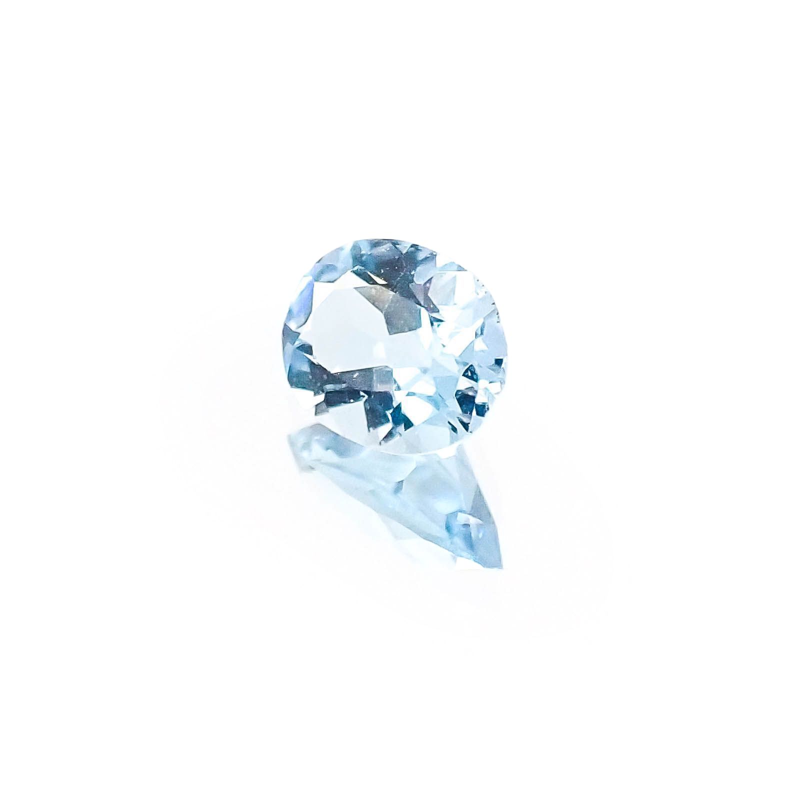 アクアマリン サンタマリアカラー(宝石名アクアマリン)モザンビーク産 識別済 0.24ct / 4.9x3.7mm前後 [260622261]