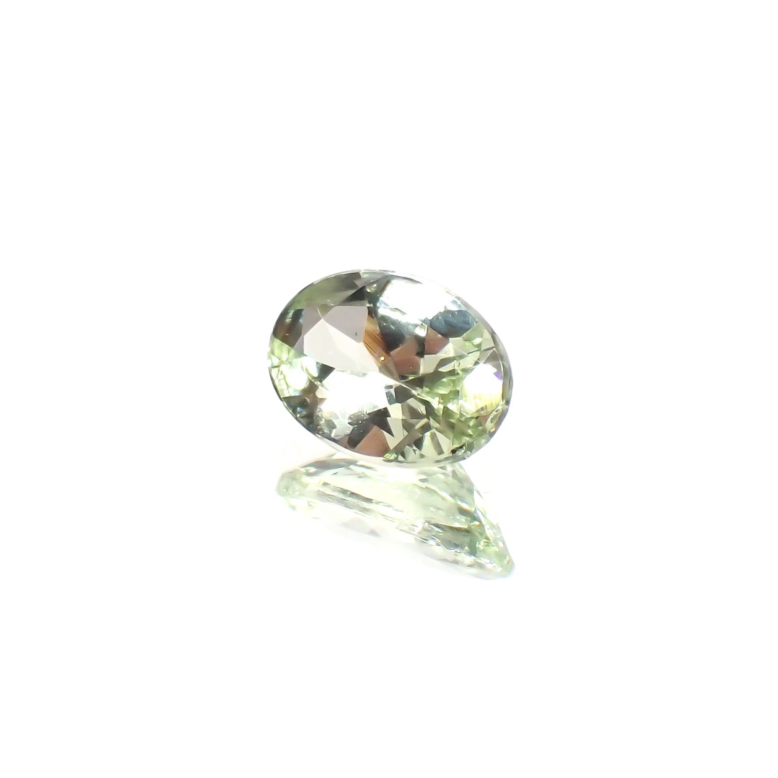 ミントガーネット タンザニア産 0.61ct / 6.5x4.5mm前後 [260223726]