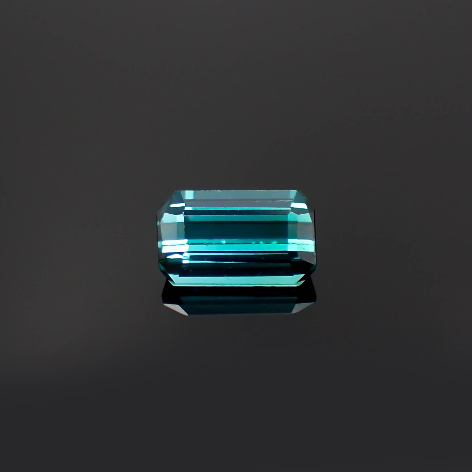 ブルートルマリン(宝石名トルマリン)アフガニスタン産 識別済 1.32ct / 8.2x5mm前後 [230220455]