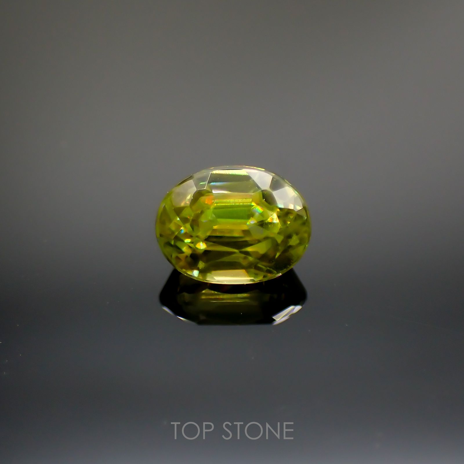 スフェーン(宝石名スフェーン)マダガスカル産 0.64ct 識別済[220113866]5.6x4.3mm前後