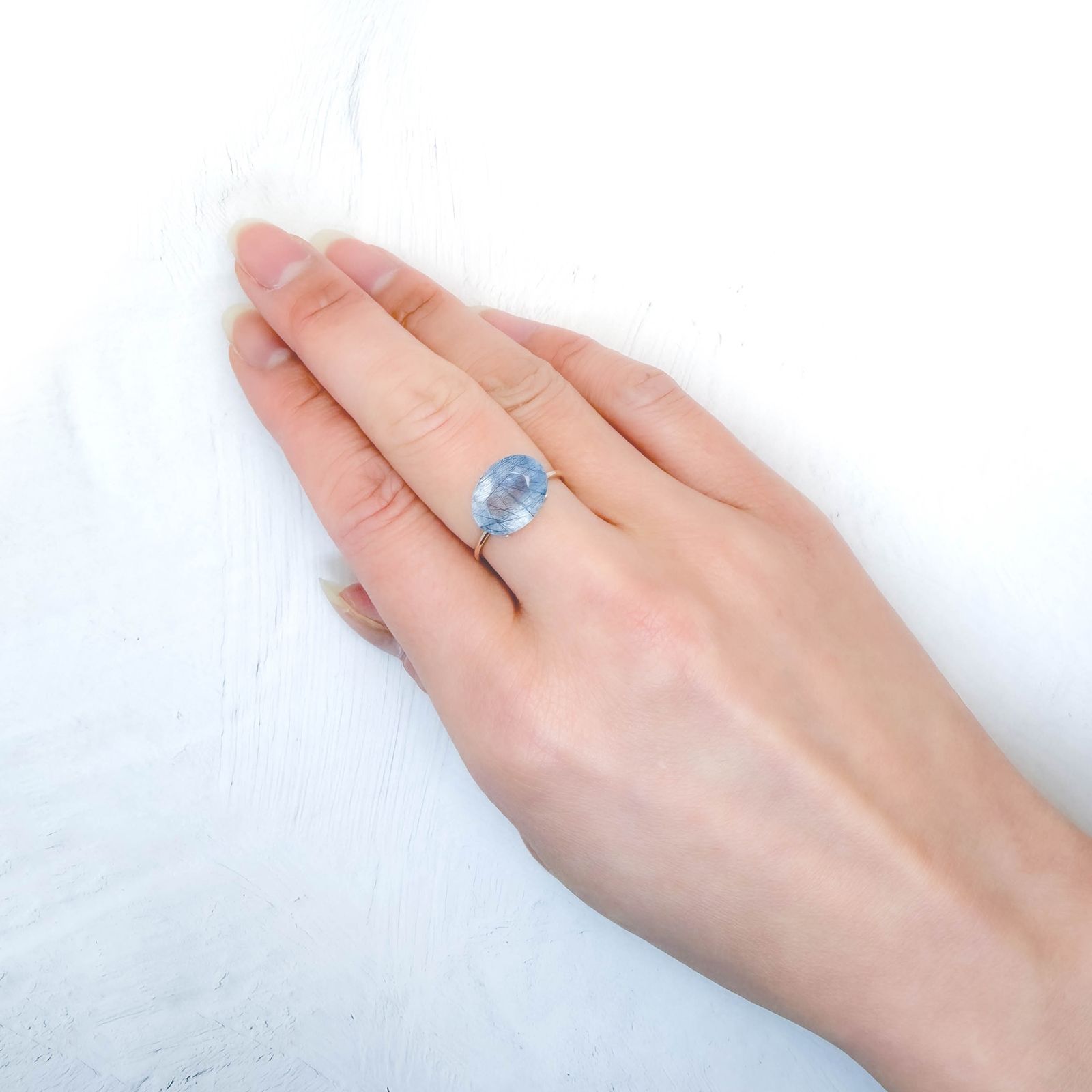 インディゴライトインクォーツ ブラジル産 3.68ct / 12.5x9.5mm前後 [260331832]