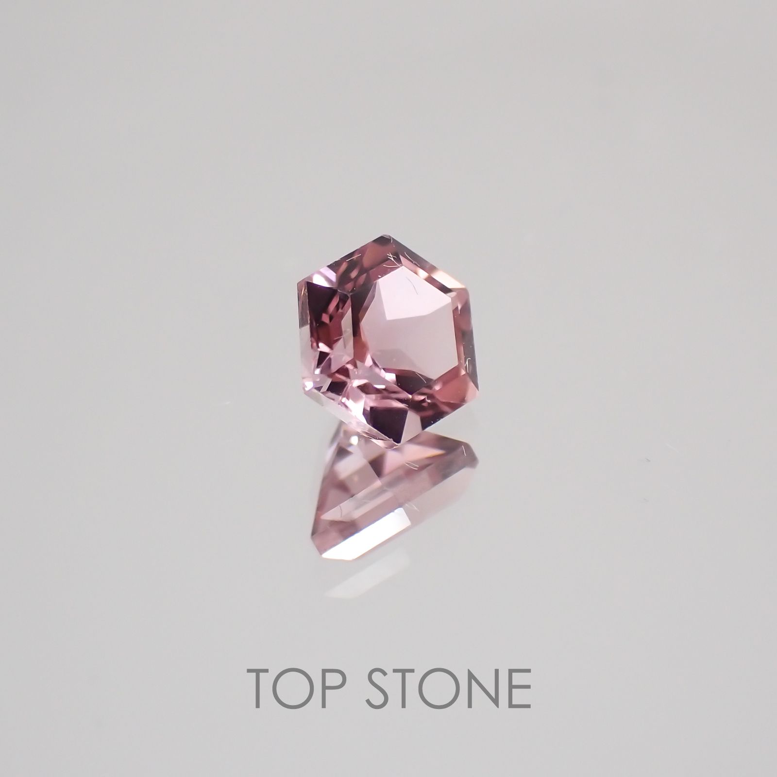 ◇ヘキサゴンカット◇ピンクトルマリンSA(宝石名トルマリン) ブラジル/アフリカ産 0.32ct 識別済[21029155]3.9×3.9mm前後