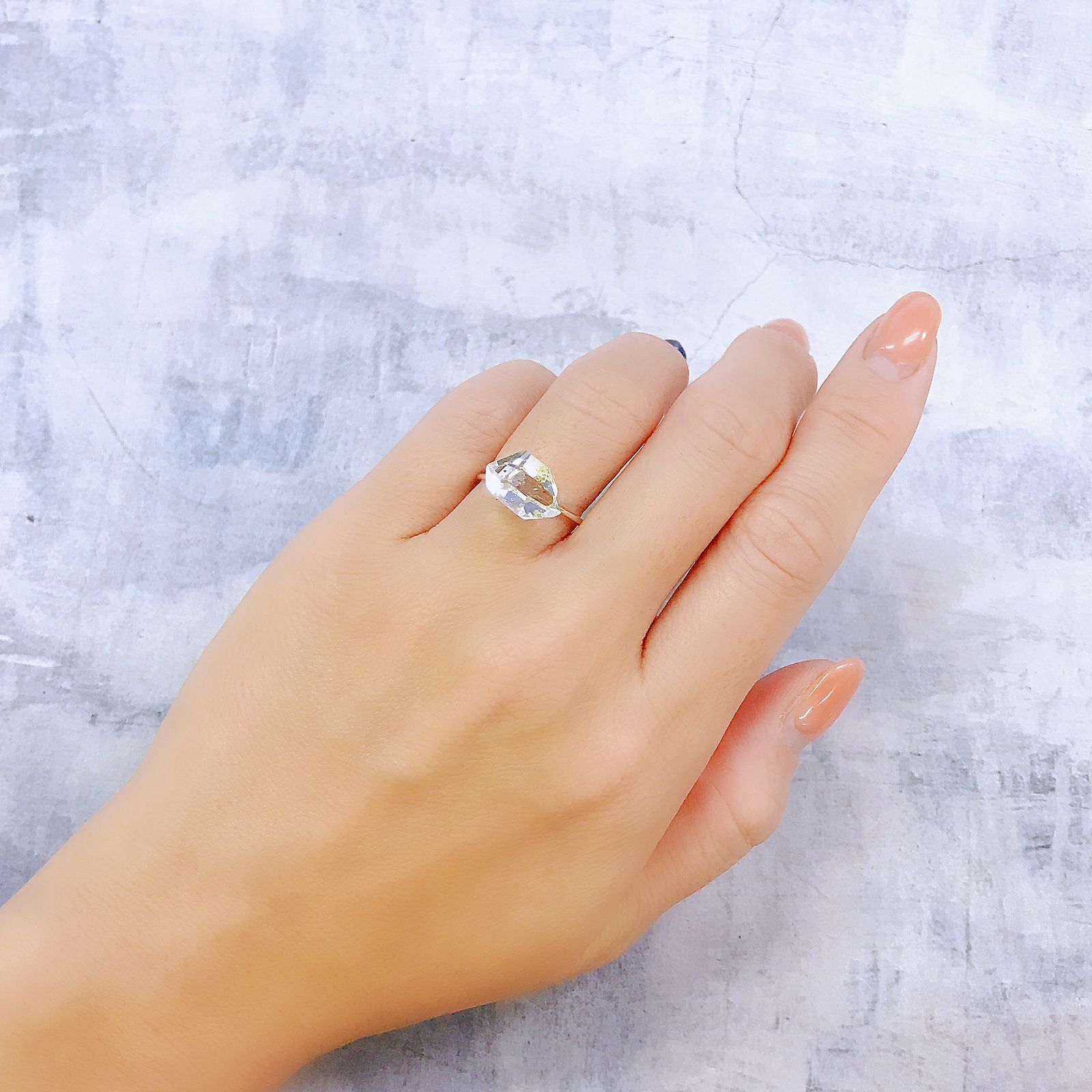 オイルインクォーツ 原石 パキスタン産 4.11ct[220917867]13.1x8.5mm前後