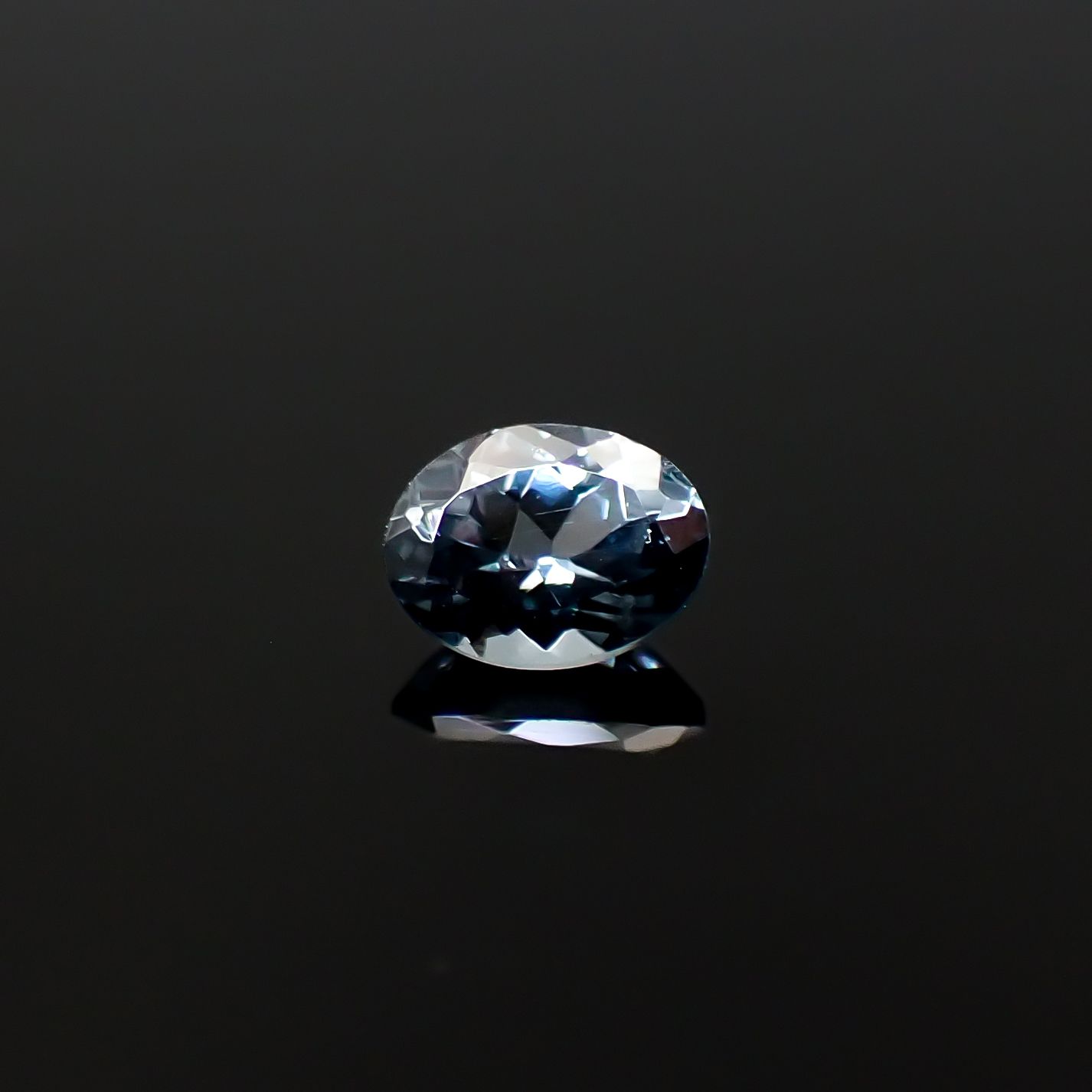 ベキリーブルーガーネット（カラーチェンジガーネット アレキタイプ） マダガスカル・ベキリー産 0.20ct [241229616]3.9x3mm前後