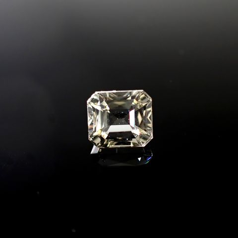 リリーパッドアパタイト フルオレッセンス アフリカ産 1.80ct [241129419]7x6.1mm前後