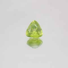 グリーンエンスタタイト(宝石名グリーン・エンスタタイト)カメルーン産 0.71ct 識別済[231224392]5.6x5.2mm前後
