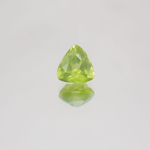 グリーンエンスタタイト(宝石名グリーン・エンスタタイト)カメルーン産 0.71ct 識別済[231224392]5.6x5.2mm前後