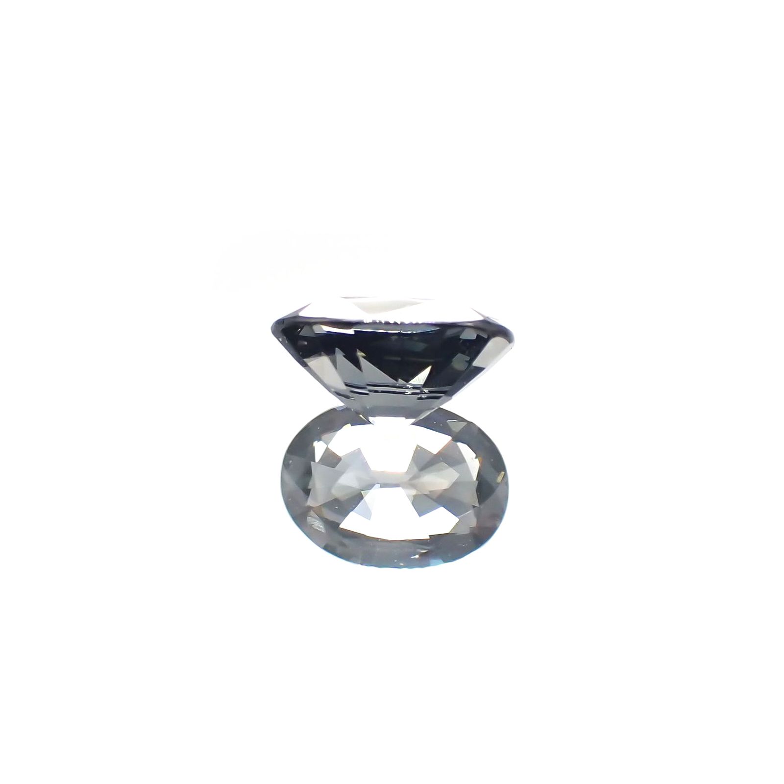 プラチナスピネル(宝石名スピネル) ビルマ産 0.838ct ソ付(彩珠)[250812840]6.7×4.9mm前後