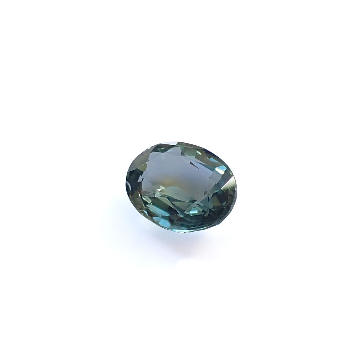 サファイア(宝石名サファイア) マダガスカル/スリランカ産 ソ付(彩珠) 2.128ct / 8.9x6.9mm前後 [260112477]