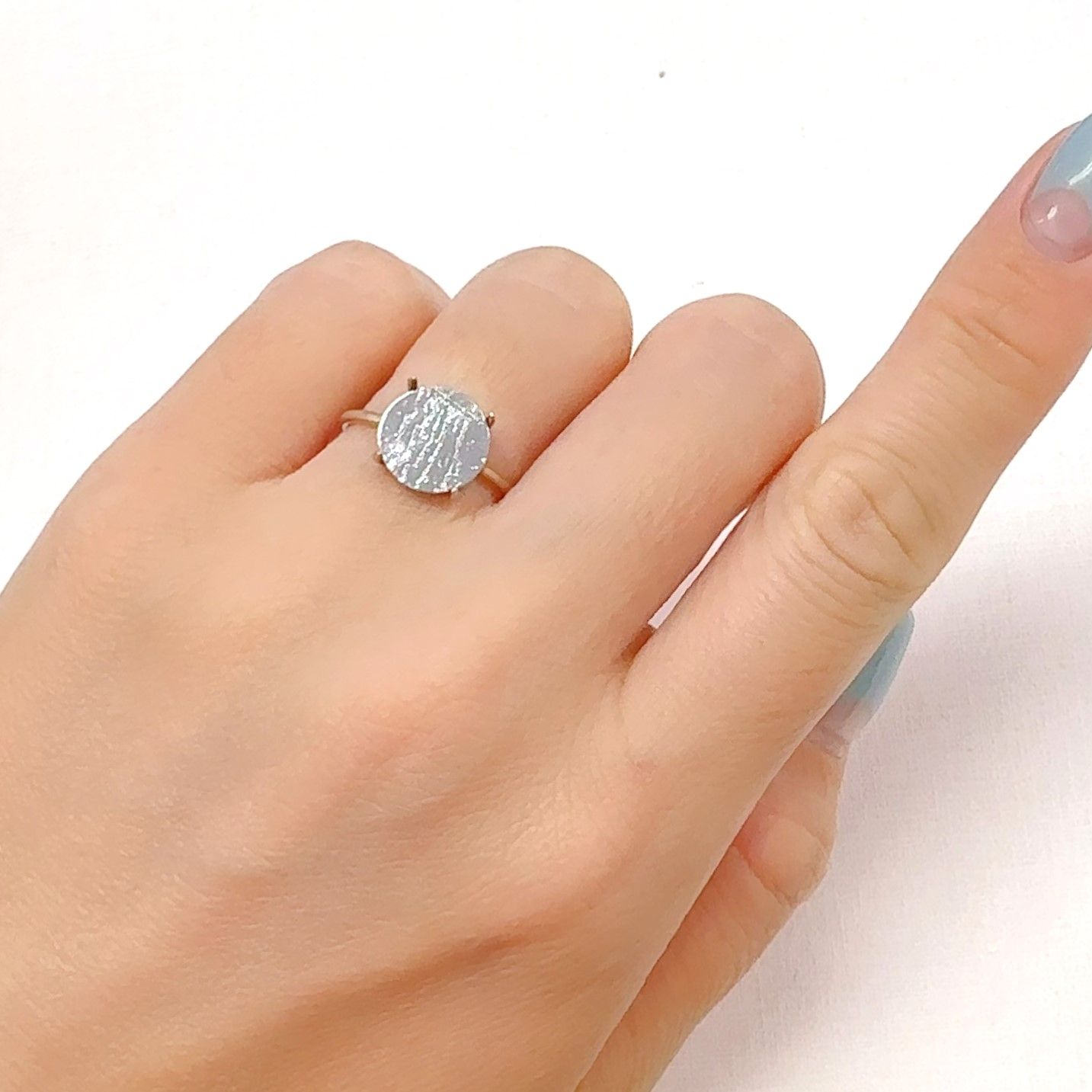 アルタイ隕石 発見地:中国 1.77ct[240125576]9.9x9.9mm前後