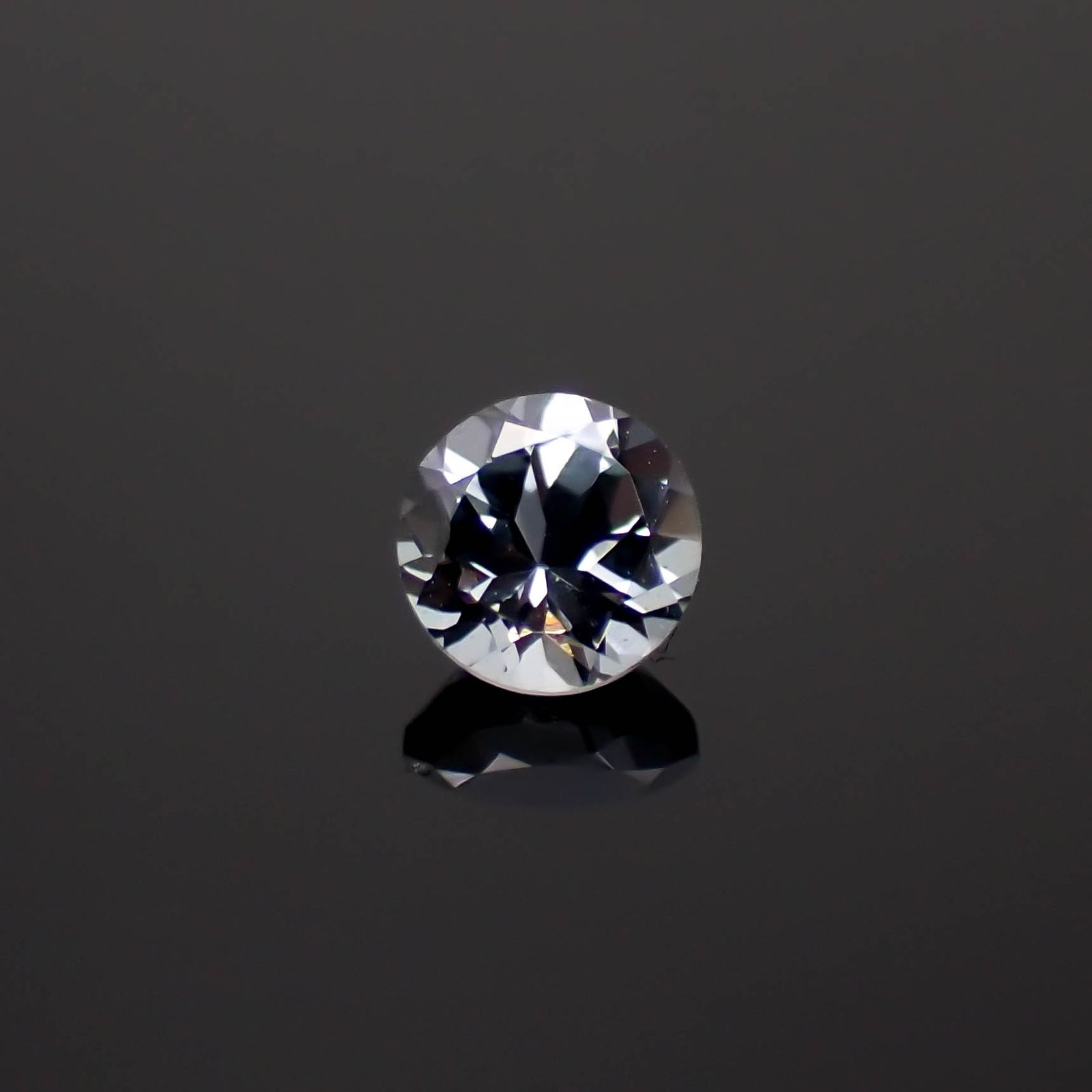 グレースピネル タンザニア産 0.46ct[230421538]4.4x4.4mm前後