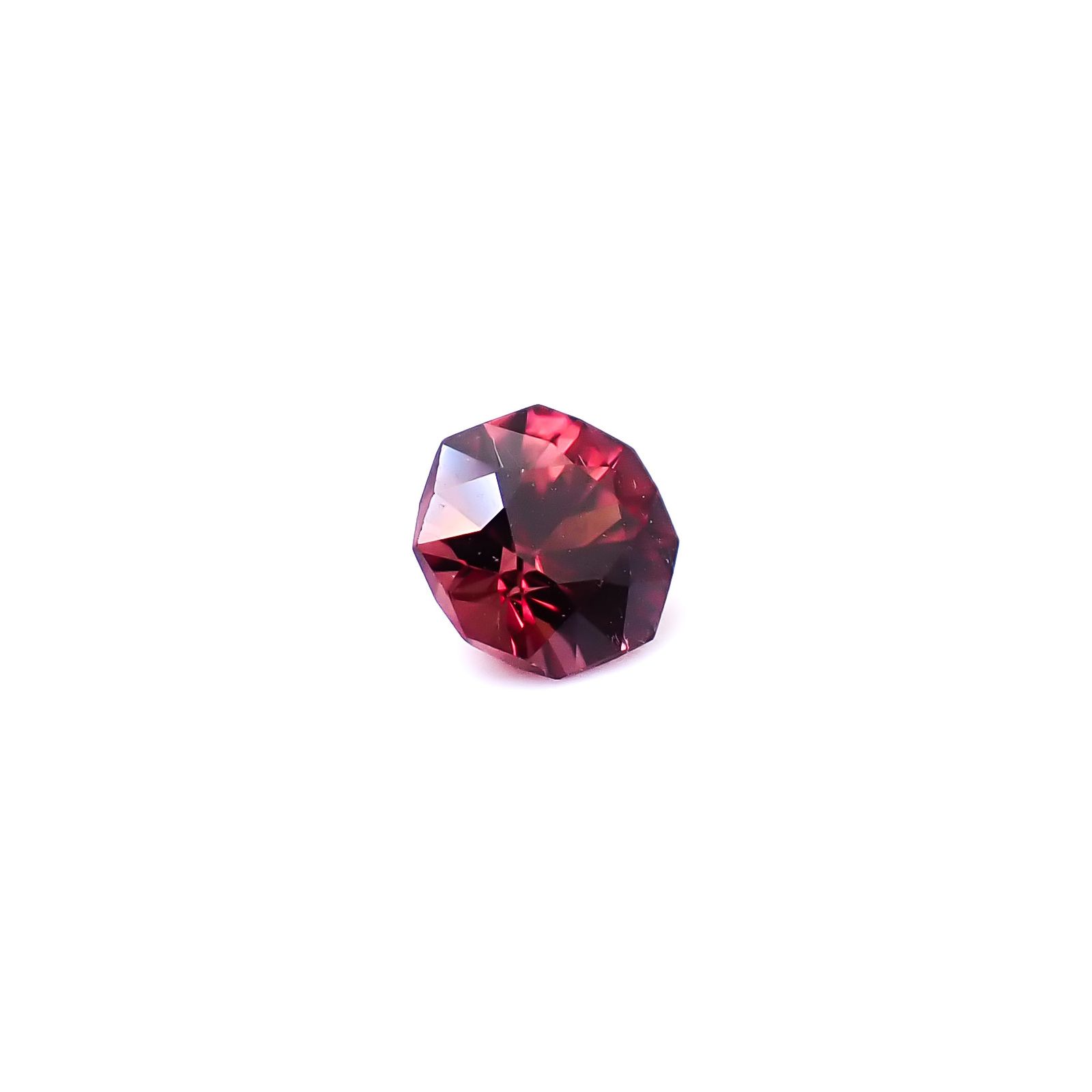 ◇オクタゴンカット◇レッドジルコン(宝石名ジルコン)スリランカ/カンボジア産 識別済 0.75ct / 5.1x5mm前後 [260732553]