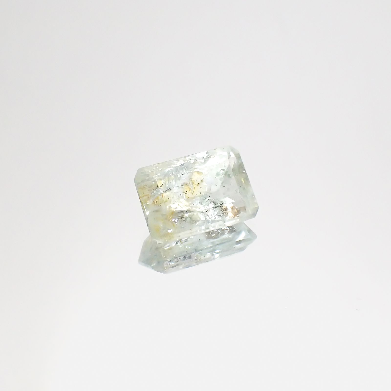 オーロラアクアマリン ブラジル産 2.59ct[231224678]10.3x7mm前後
