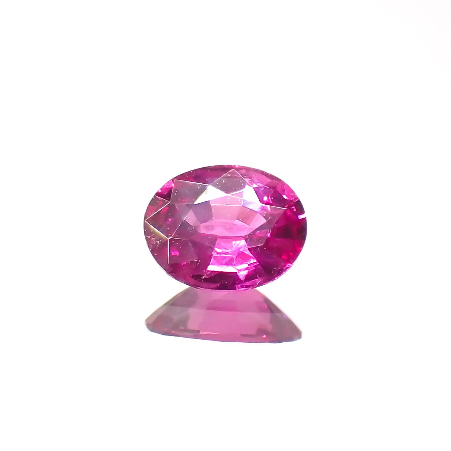 ルビー ビルマ/モザンビーク産 0.22ct[230622351]4.3x3.6mm前後
