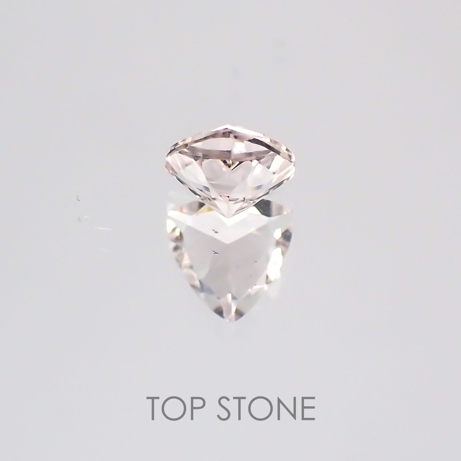モルガナイト ナイジェリア産 ルース 0.42ct[20128567]5.1×5.2mm前後