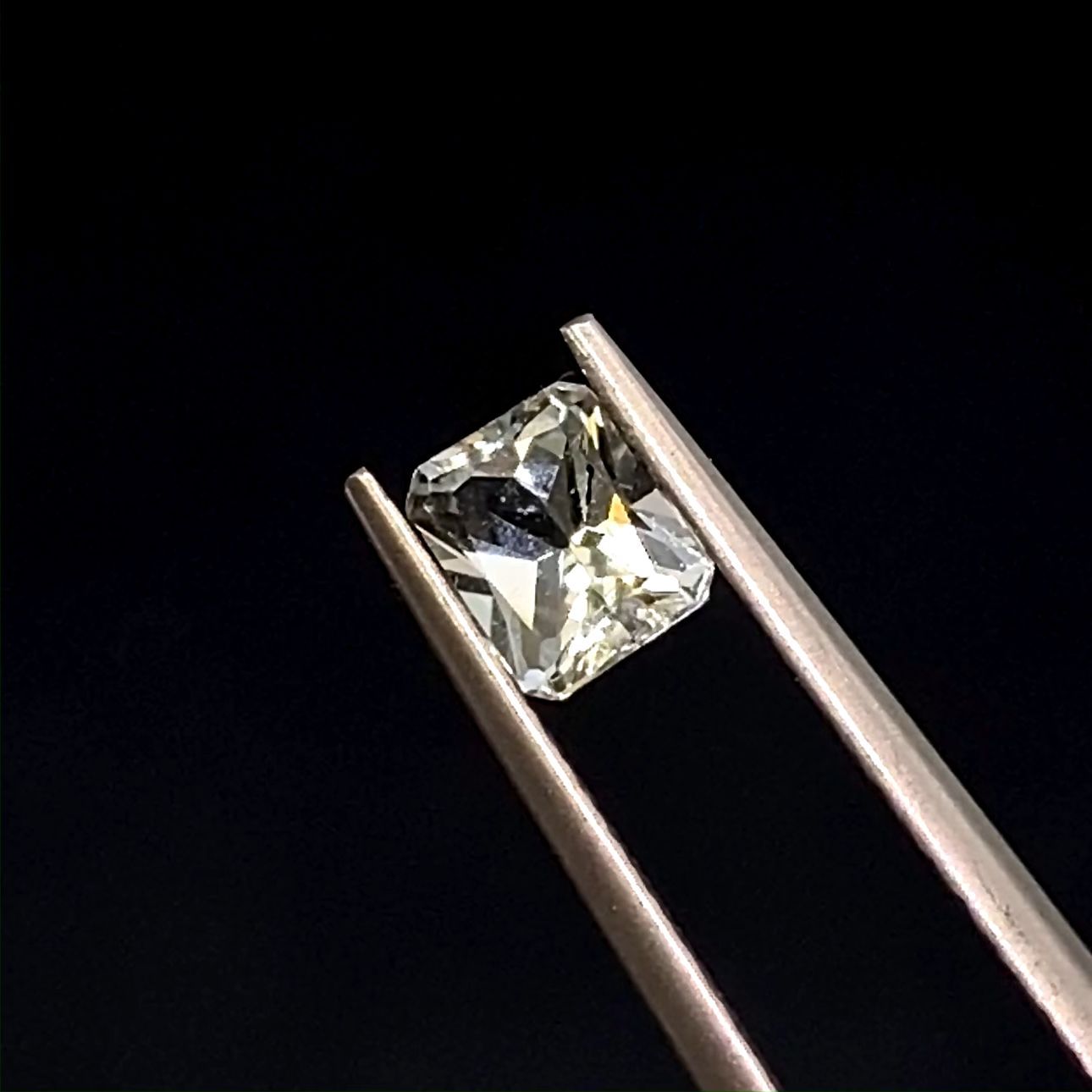 アクロアイト(宝石名トルマリン)ナイジェリア産 0.58ct 識別済