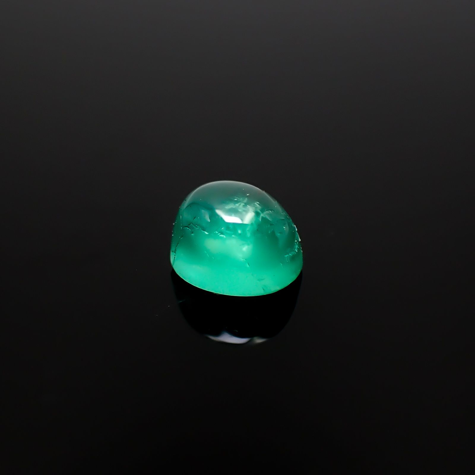 エメラルドキャッツアイ コロンビア産 0.60ct [241229547]5.1x4.6mm前後