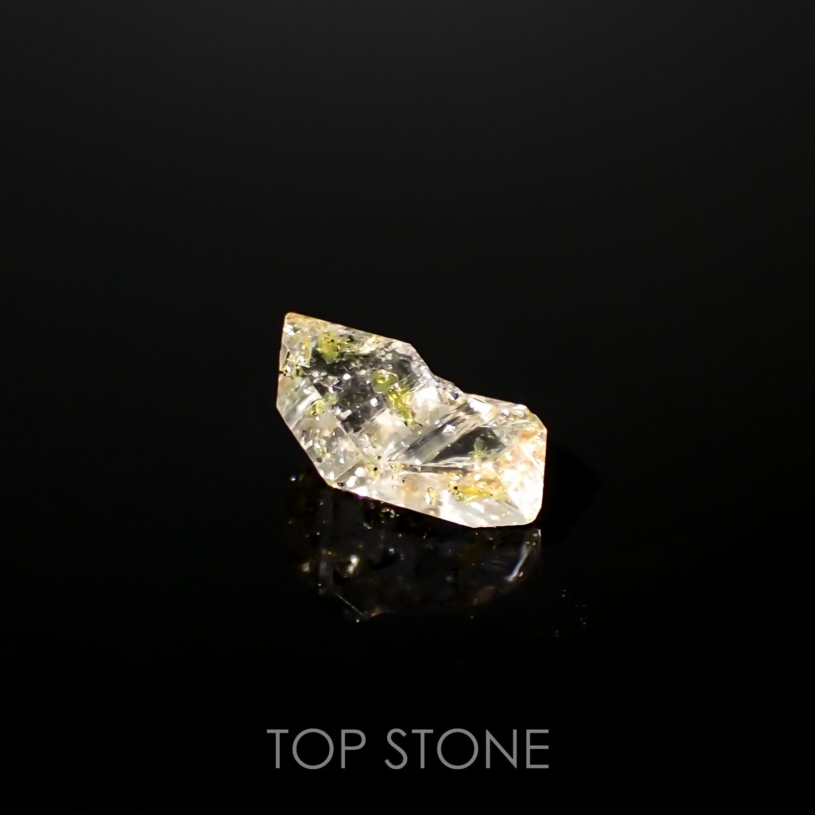 オイルインクォーツ 原石 パキスタン産 1.94ct[220616484]10.5x7.5mm前後