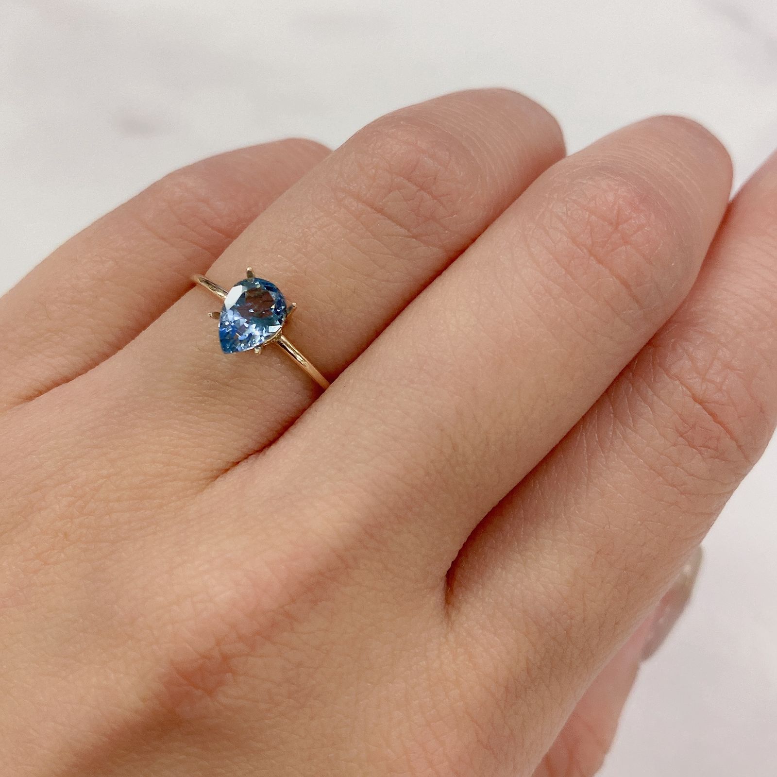 サンタマリアアクアマリン(宝石名アクアマリン) ブラジル産 0.54ct 識別済[210711900]7×5mm前後