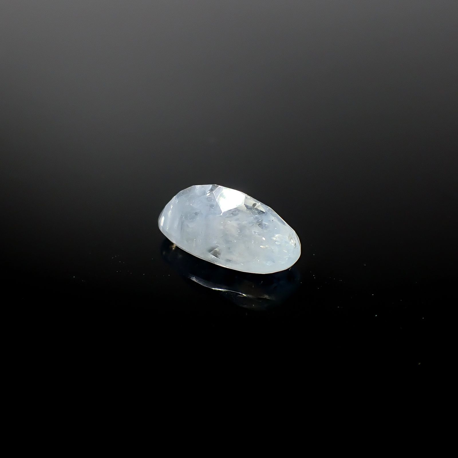 イリデッセンスアクアマリン ブラジル産 1.98ct [250730713]11.2x5.8mm前後