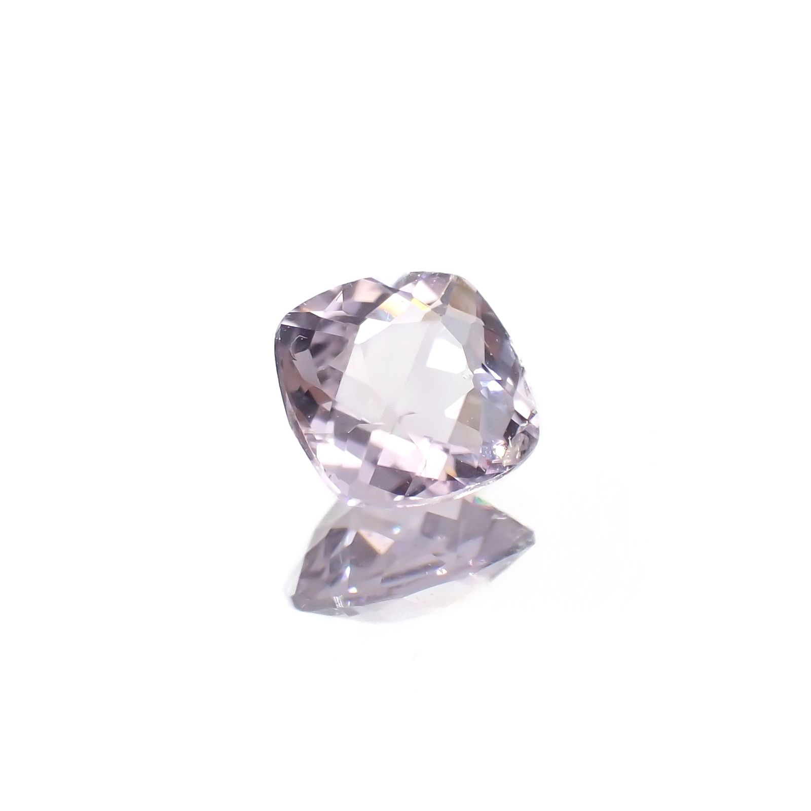 マリアライト フルオレッセンス(宝石名スキャポライト)スリランカ産 識別済 0.83ct / 6.2x6mm前後 [251021676]