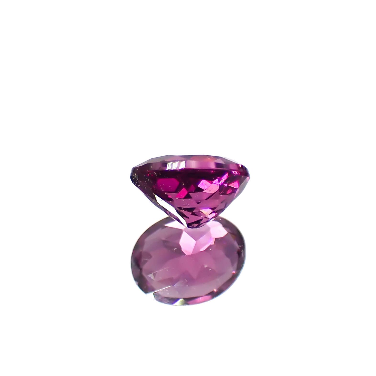 グレープガーネット(宝石名ガーネット)ブラジル産 0.49ct 識別済[240928710]5.1x3.9mm前後