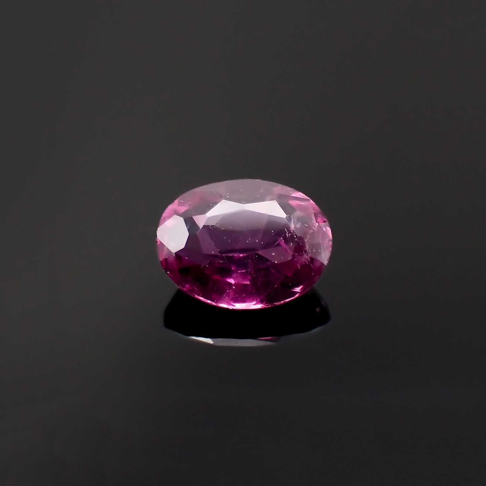 パープルサファイア パキスタン・カシミール産 0.56ct[230119878]5.6x4.3mm前後