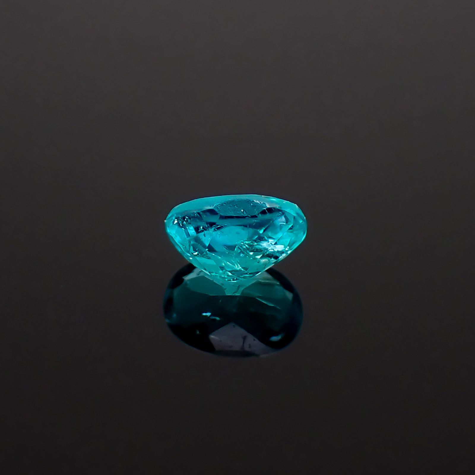 パライバトルマリン ブラジル・パライバ州バターリャ鉱山産 0.10ct / 3.4x2.4mm前後 [260932808]