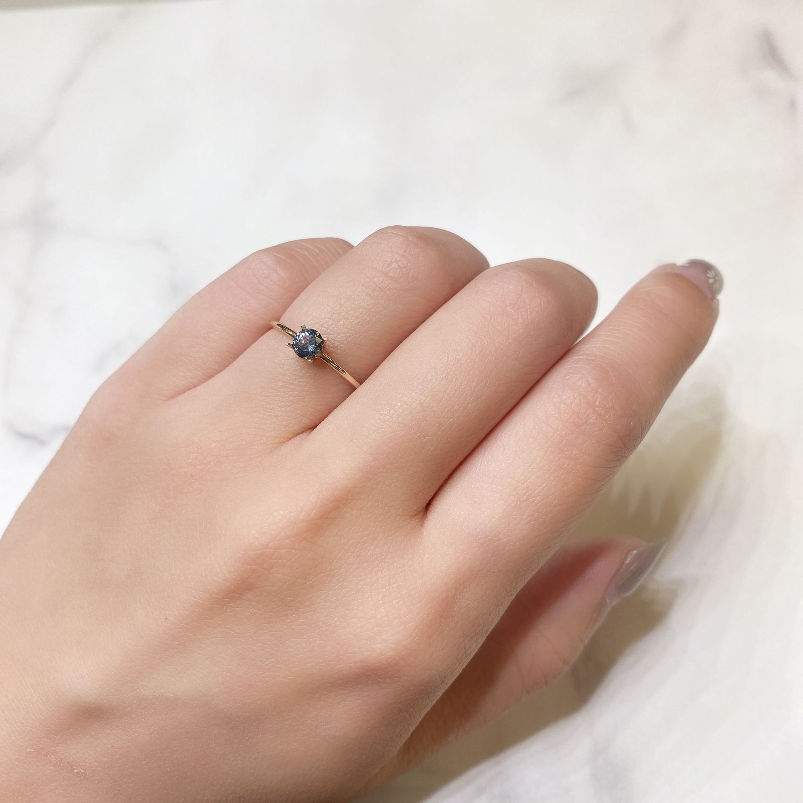 グレイッシュブルースピネル(宝石名スピネル) ビルマ産 0.31ct 識別済[211013473]4.2×4.2mm前後