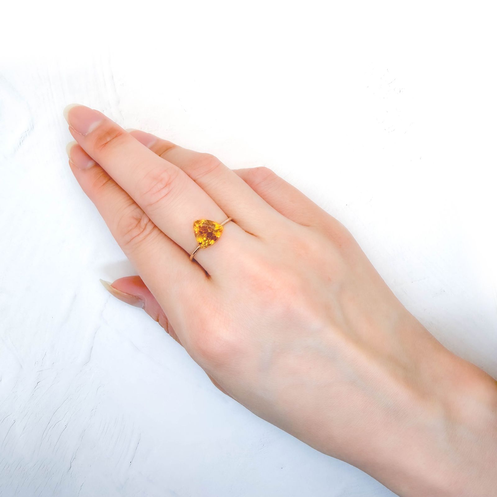 スファレライト(宝石名スファレライト)スペイン・カンタブリア カマレーニョ産 識別済 2.89ct / 8.4x9.1mm前後 [260617155]