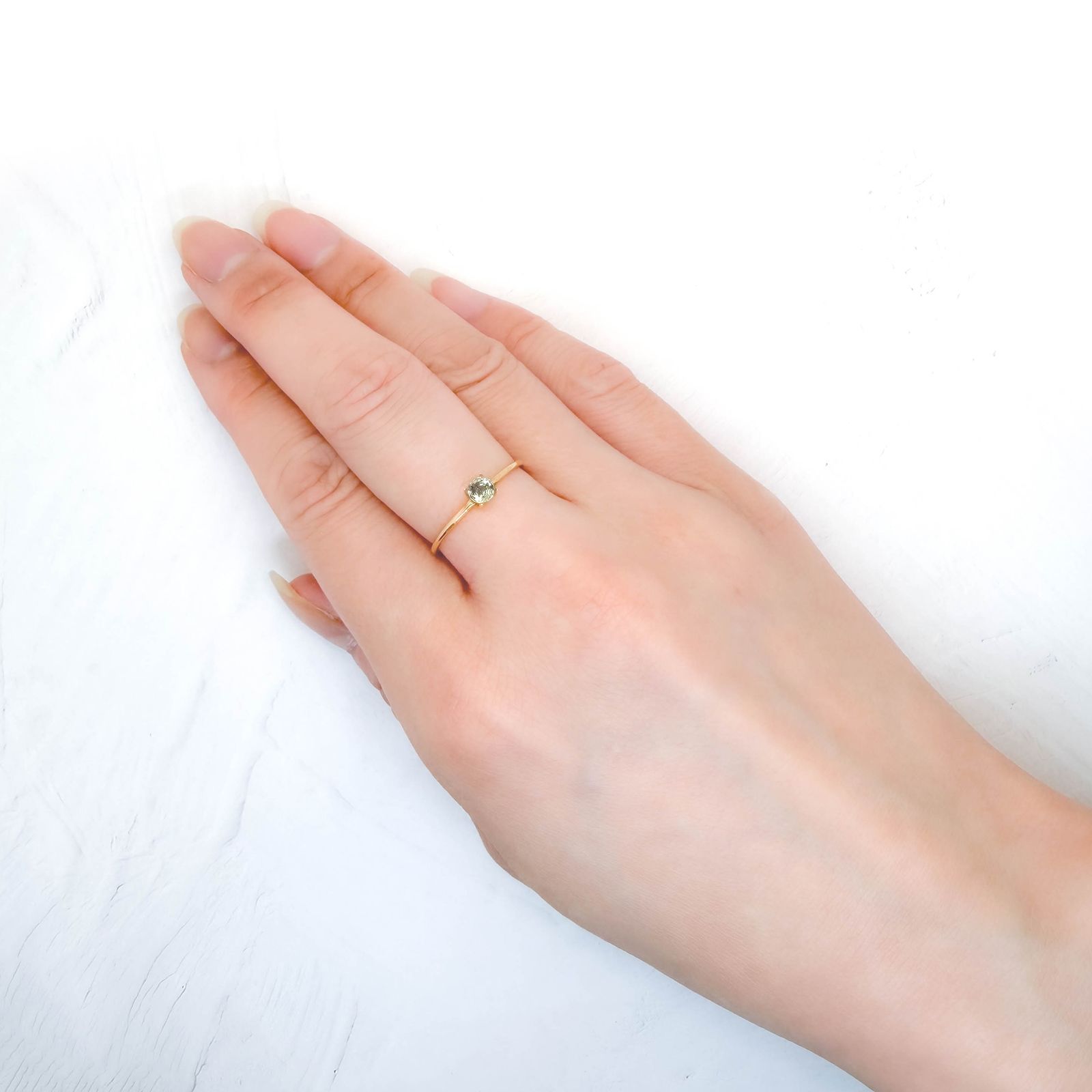 グリーンクリソベリル(宝石名クリソベリル)スリランカ/マダガスカル産 識別済 0.29ct / 3.5x3.5mm前後 [260514470]