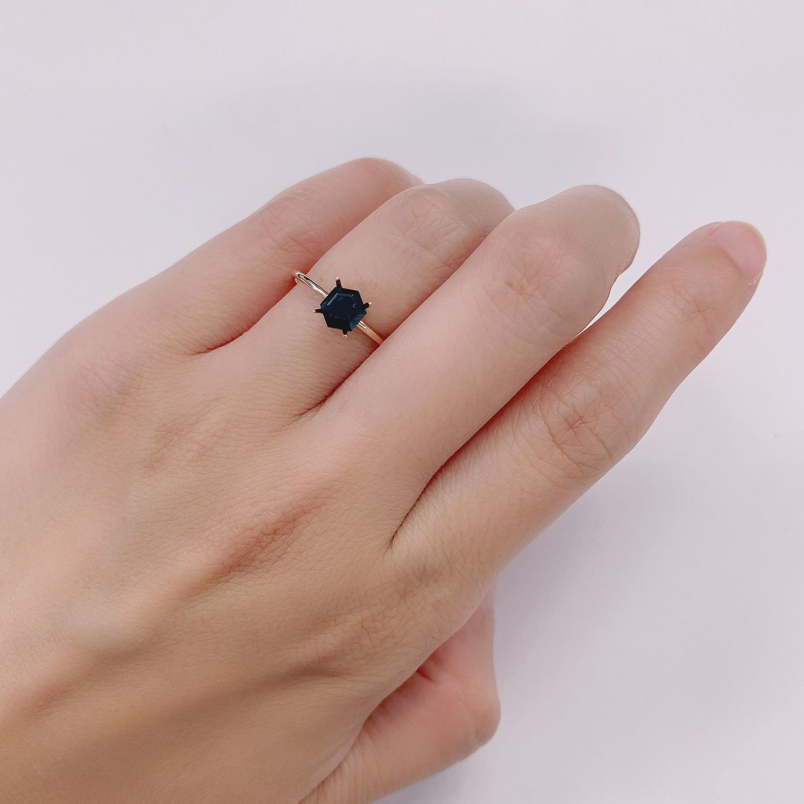 ◇ヘキサゴンカット◇グランディディエライト マダガスカル産 ルース 0.59ct[210813061]5×4.9mm前後