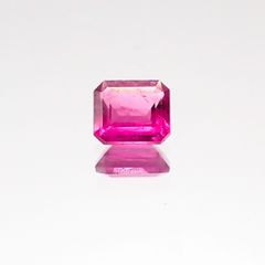 レッドベリル(宝石名レッド・ベリル)アメリカ・ユタ州ワーワーマウンテン産 0.142ct ソ付(彩珠)[231124072]3.4x2.9mm前後