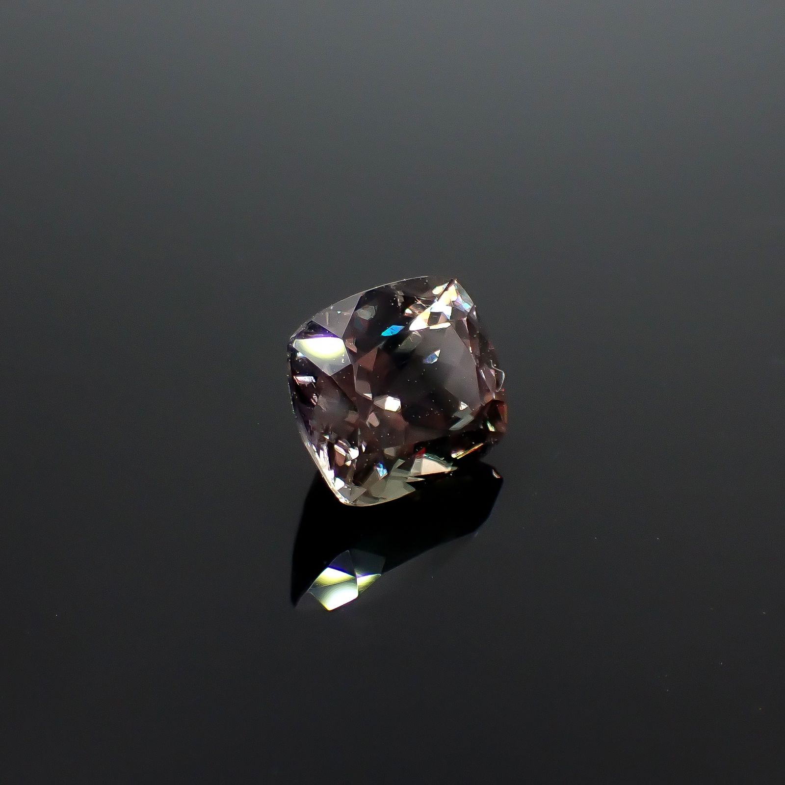 カラーチェンジダイアスポア トルコ産 5.27ct [250830966]10.4x9mm前後