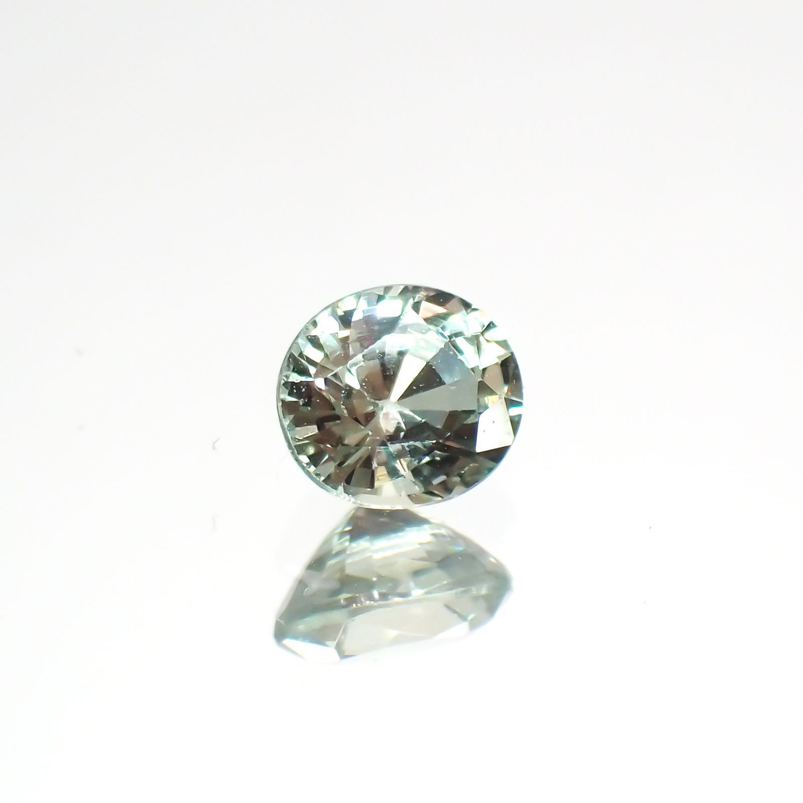 グリーンクリソベリル(宝石名クリソベリル)スリランカ/マダガスカル産 0.39ct 識別済[220114465]4.4x3.8mm前後