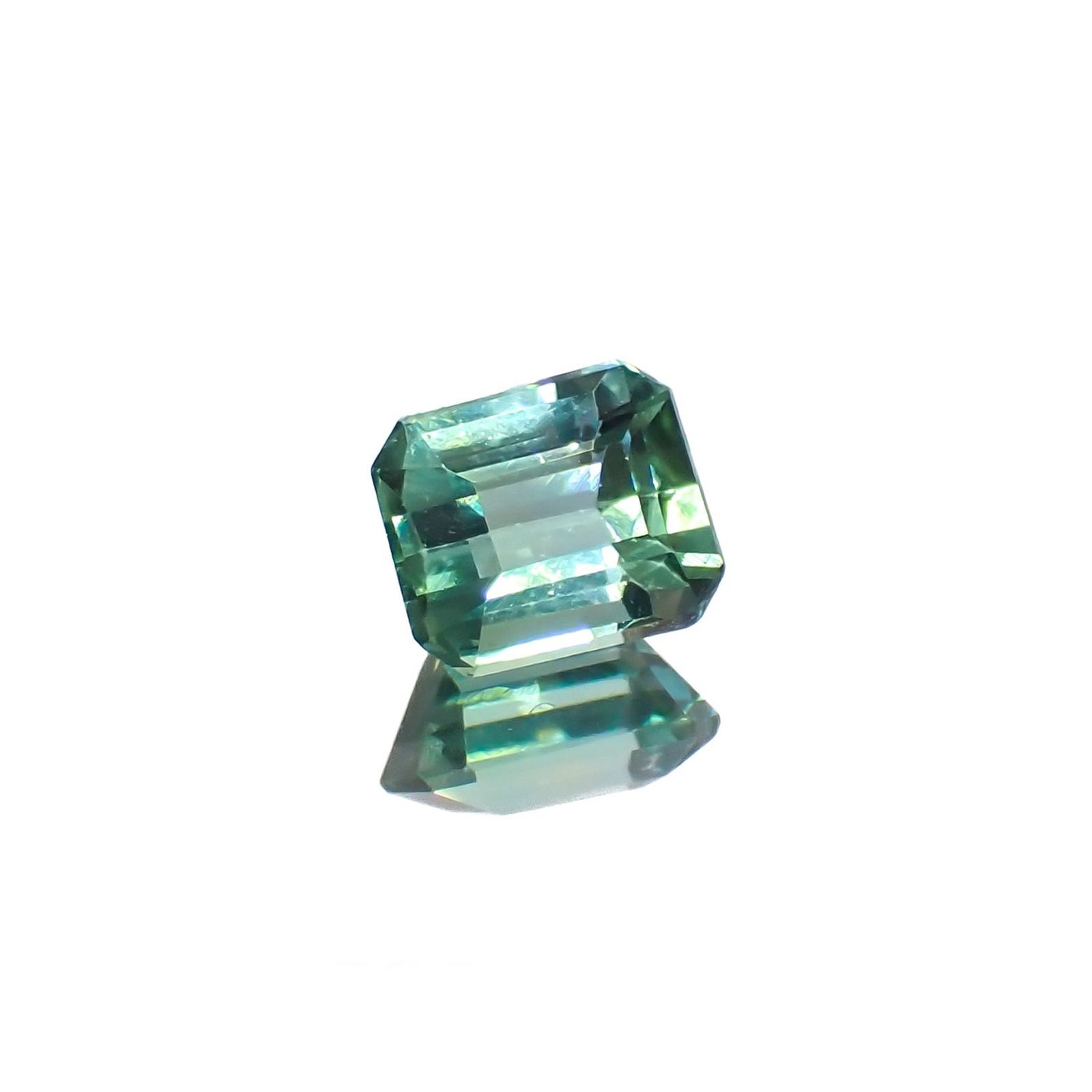 ブルーグリーントルマリン(宝石名トルマリン)ルワンダ産 識別済 0.93ct / 6x5.1mm前後 [221118986]