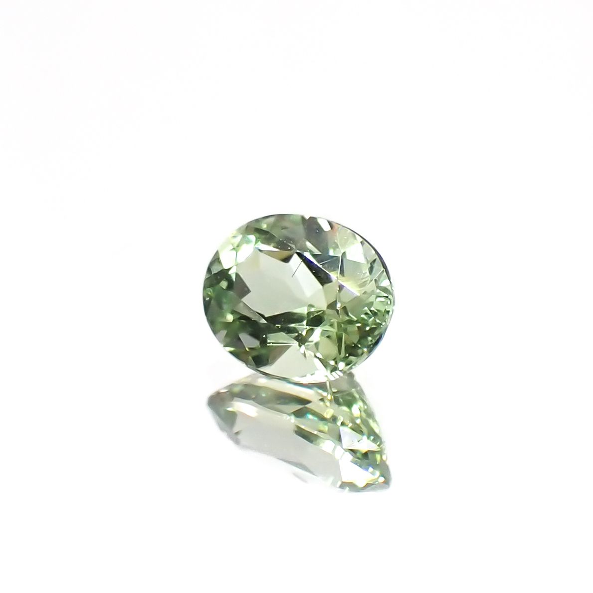 バナジウムコーネルピン(宝石名コーネルピン)タンザニア・タンガ州産 0.43ct 識別済[230320933]5.3x4mm前後
