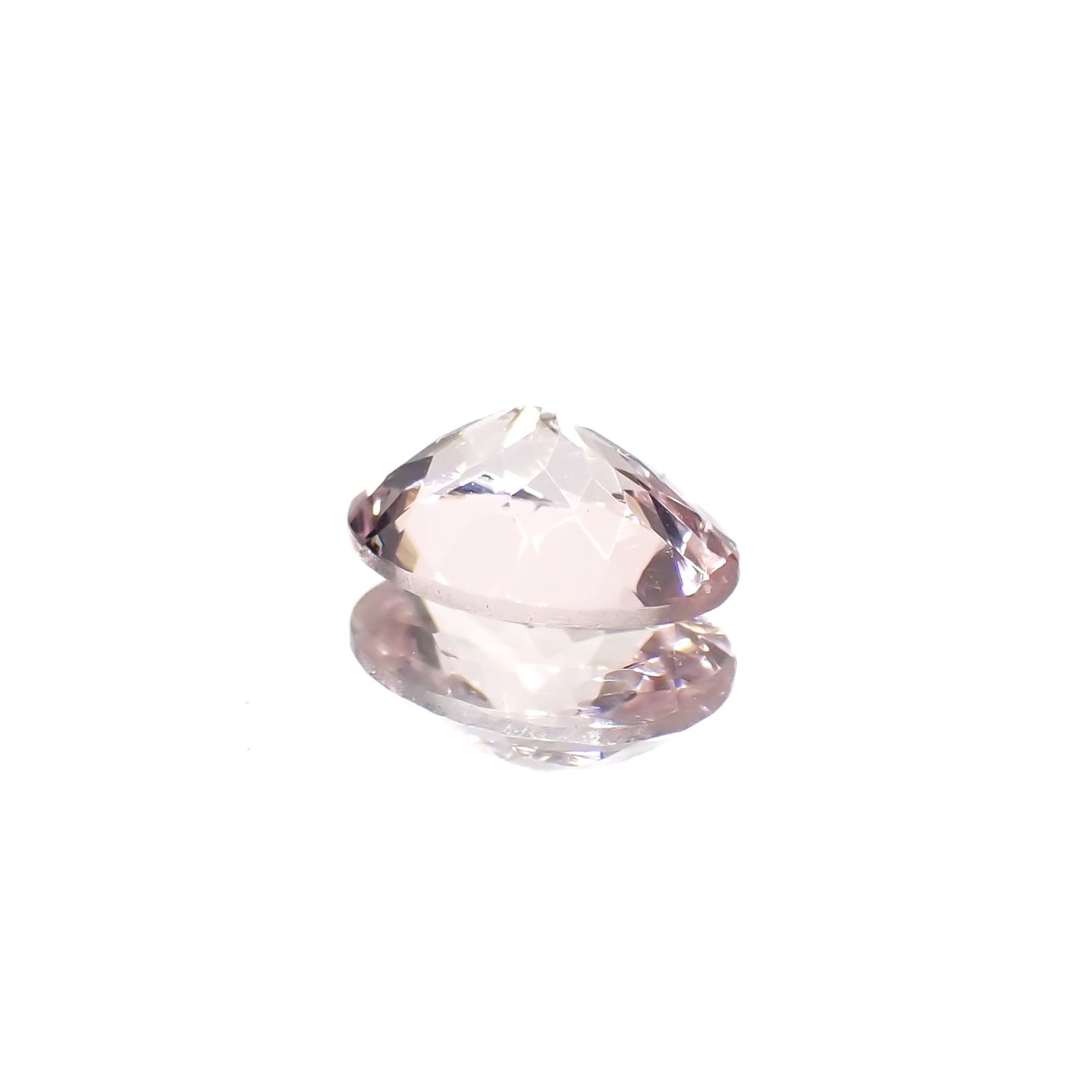 モルガナイト ブラジル産 0.64ct[230421789]7.1x5.1mm前後