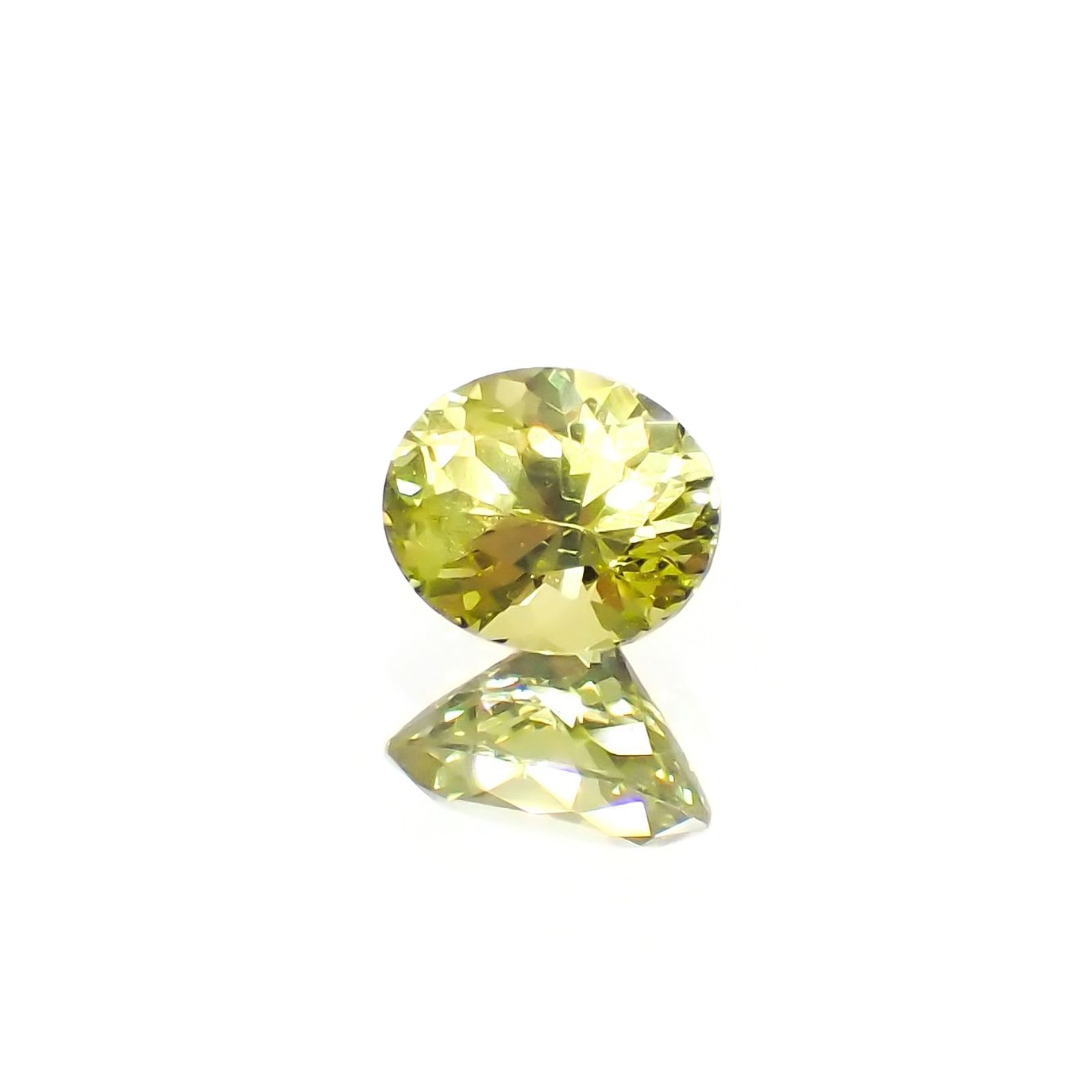 クリソベリル(宝石名クリソベリル)マダガスカル産 識別済 0.58ct / 5.4x4.6mm前後 [220114495]