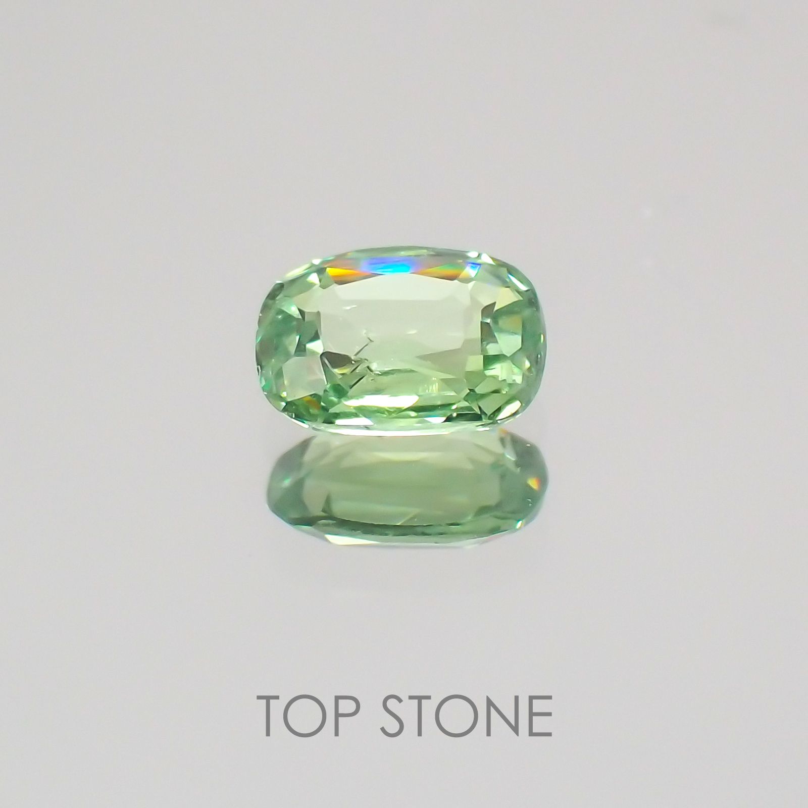 デマントイドガーネット ナミビア産 ルース 0.25ct[21029897]4.5×3.4mm前後