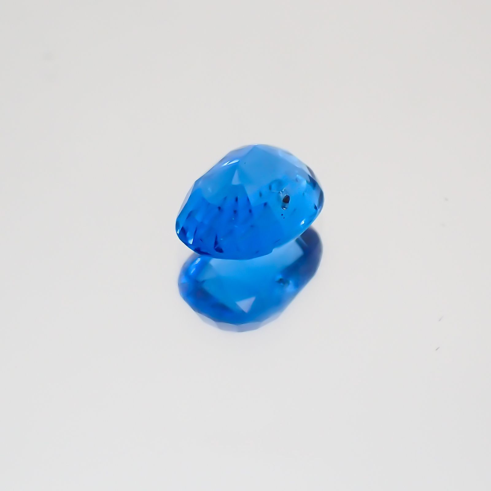 アウイナイト フルオレッセンス(宝石名アウイナイト) ドイツ産 0.299ct ソ付(日独)[19111572]5.3×3.8mm前後