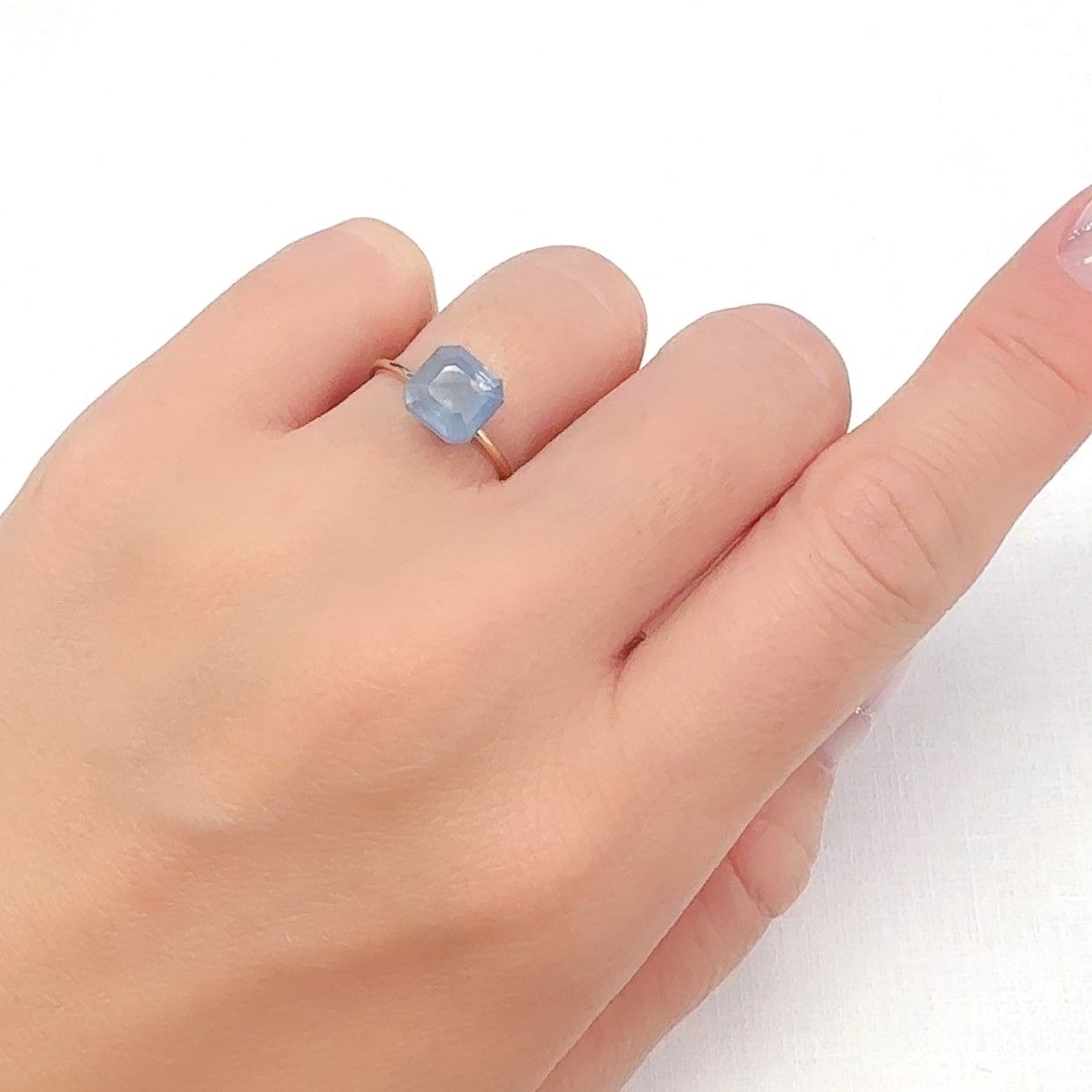 アパタイト フルオレッセンス ジンバブエ産 2.21ct[240527576]7.4x7.3mm前後