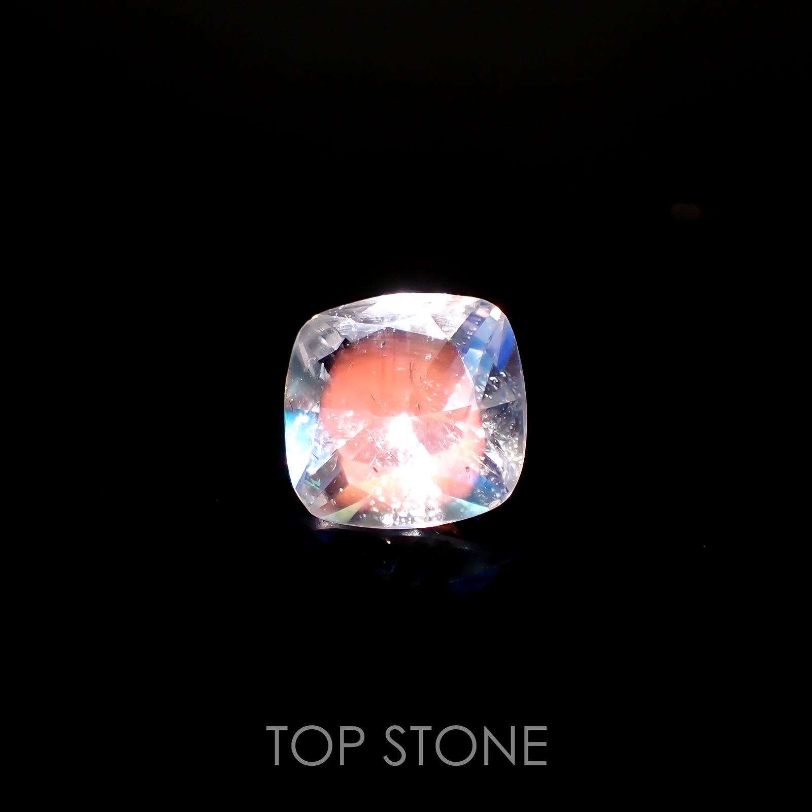レインボームーンストーン(宝石名ラブラドライト)タンザニア産 1.08ct 識別済[220115459]6.7x6.6mm前後