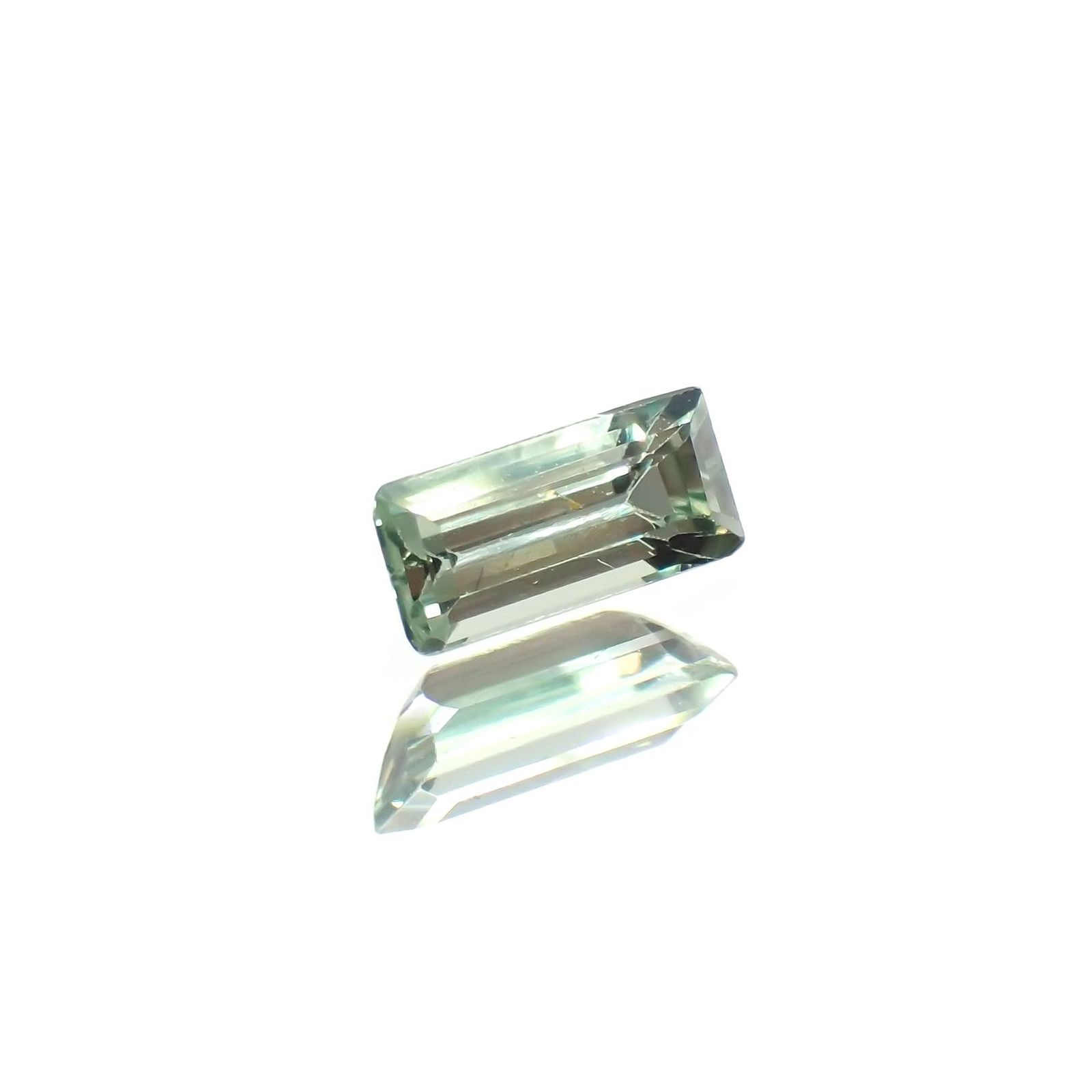 グリーンクリソベリル(宝石名クリソベリル)スリランカ/マダガスカル産 識別済 0.30ct / 5.3x2.5mm前後 [260514474]