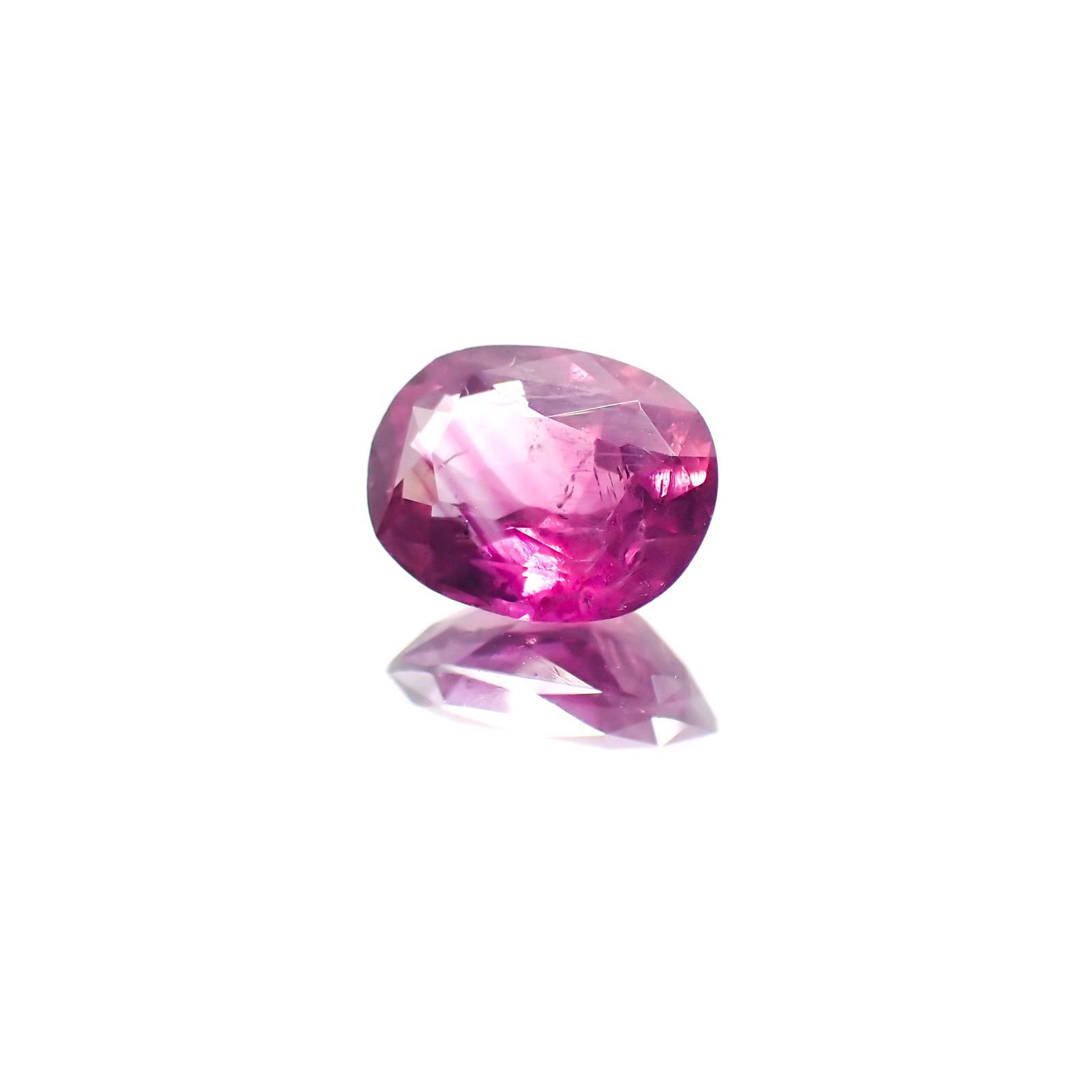 パープルサファイア(宝石名パープル・サファイア)パキスタン・カシミール地方産 1.097ct ソ付(彩珠)[231124083]6.9x5.3mm前後