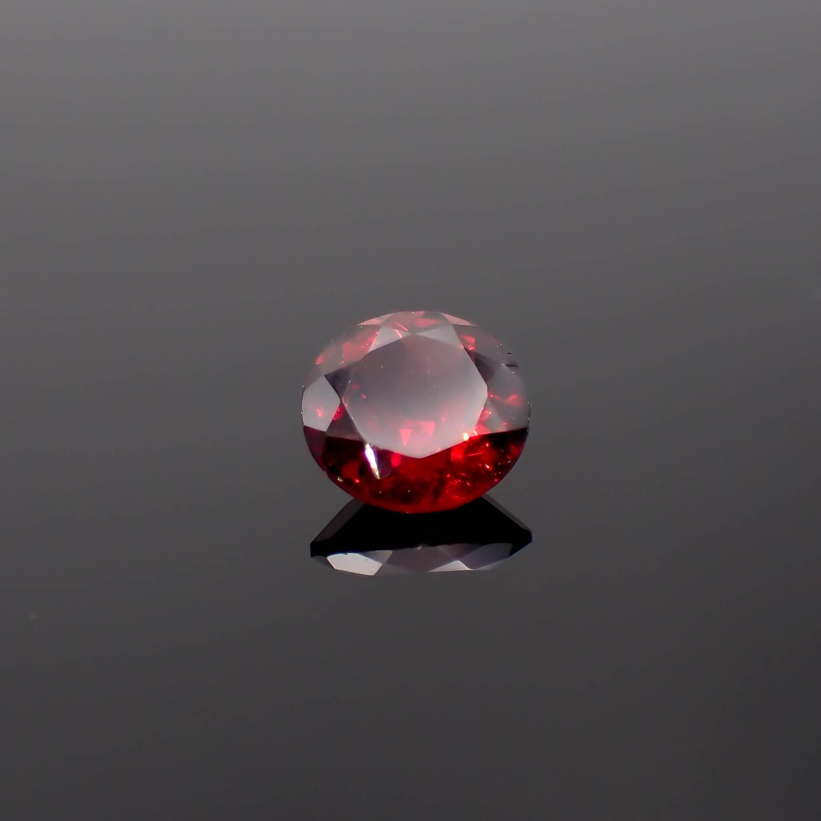 パイラルスパイトガーネット モザンビーク産 1.24ct[231225211]6.6x6.6mm前後