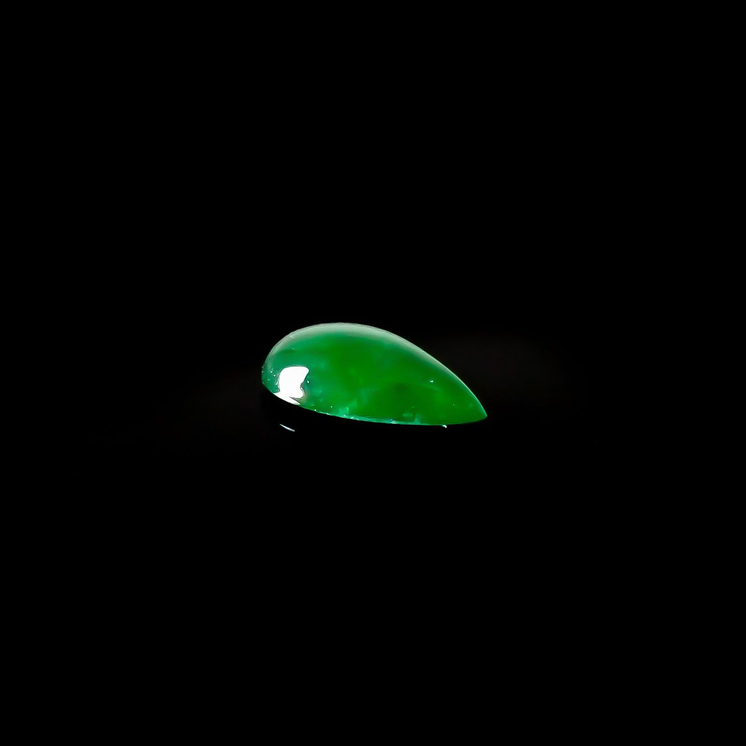 翡翠 ビルマ産 0.43ct [250430299]7.3x4mm前後