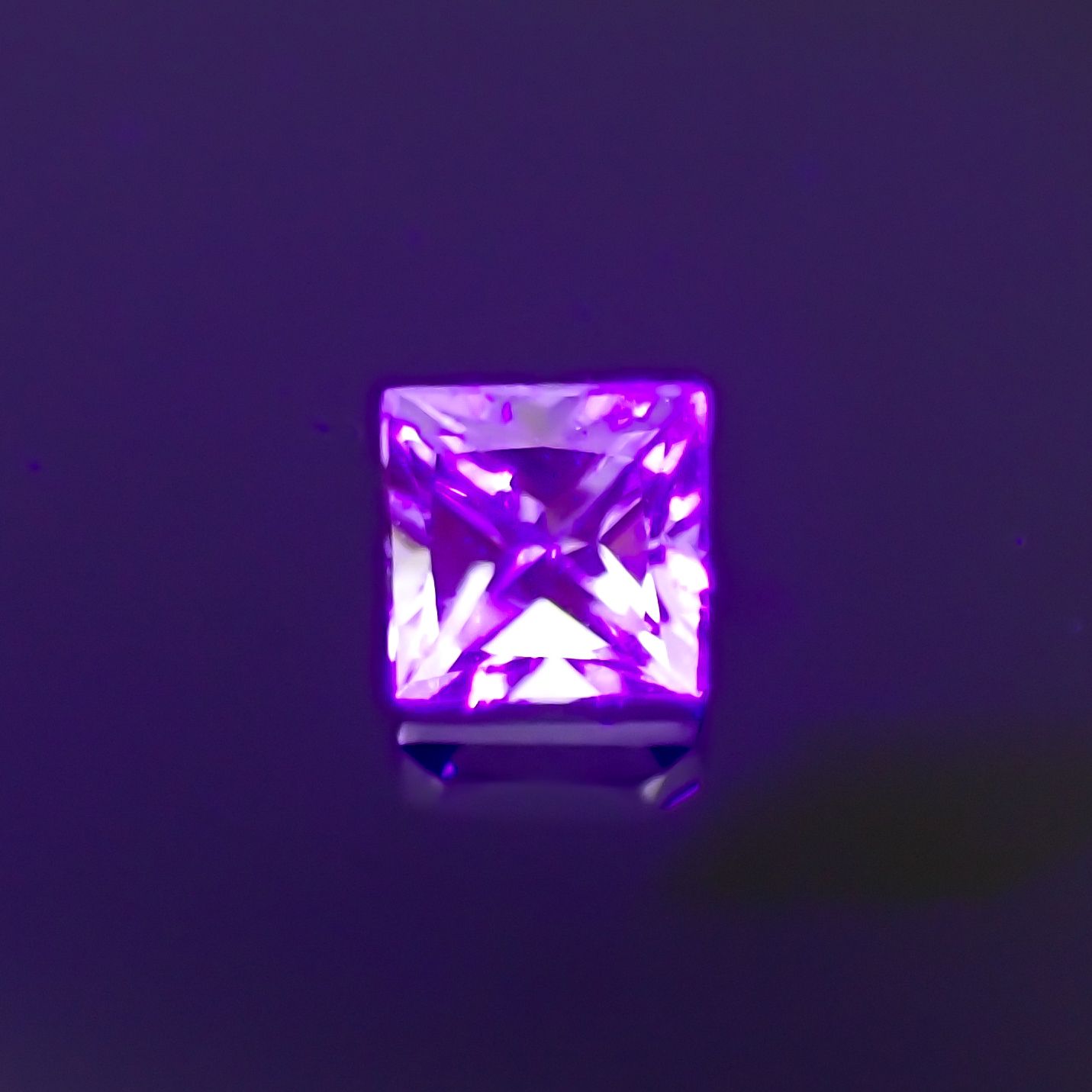 ◇プリンセスカット◇リューコガーネット ビルマ産 0.10ct[230923364]2.4x2.4mm前後