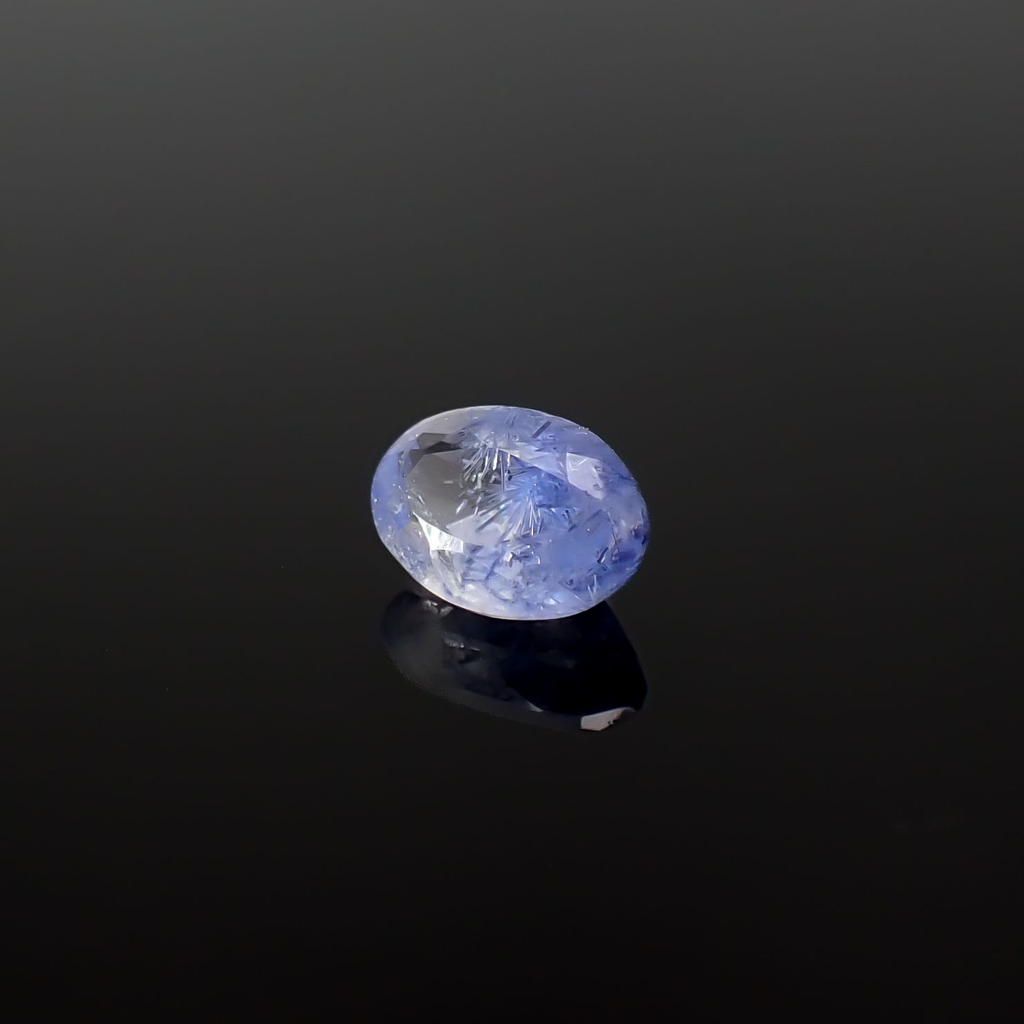 デュモルチェライトインクォーツ ブラジル産 0.83ct / 7.1x4.9mm前後 [260331849]
